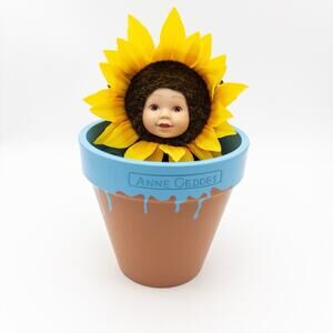 Down In The Garden Flower Pot Baby Sunflower Anne Geddes 1999 Doll + Blue